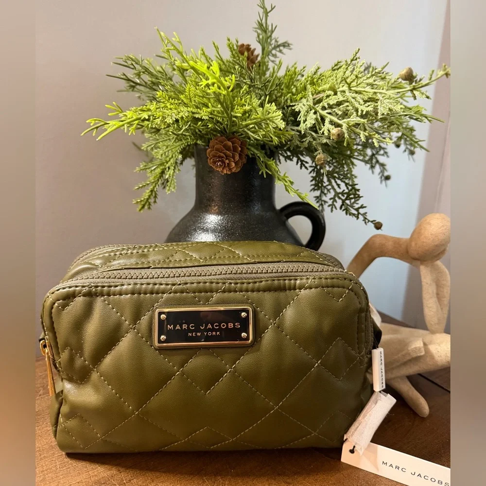 Marc Jacobs Double Zip Quilted Pouch (NWT)
